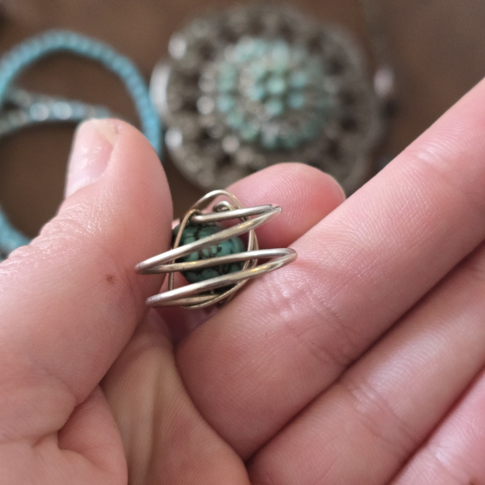 Turquoise and Gold Jewelry Set - Picture 11 of 16